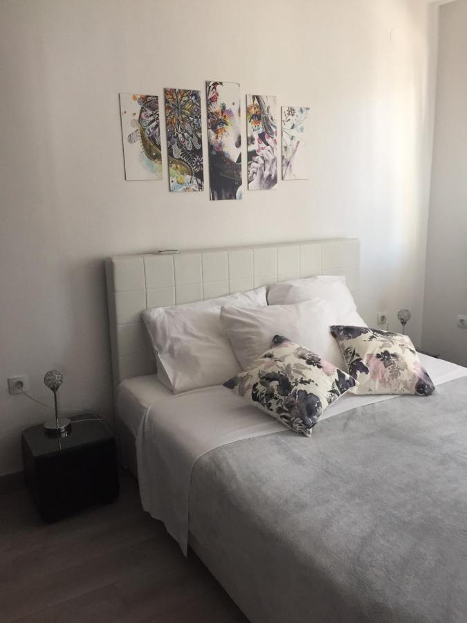 Apartment Yelena Rose West Zara Esterno foto